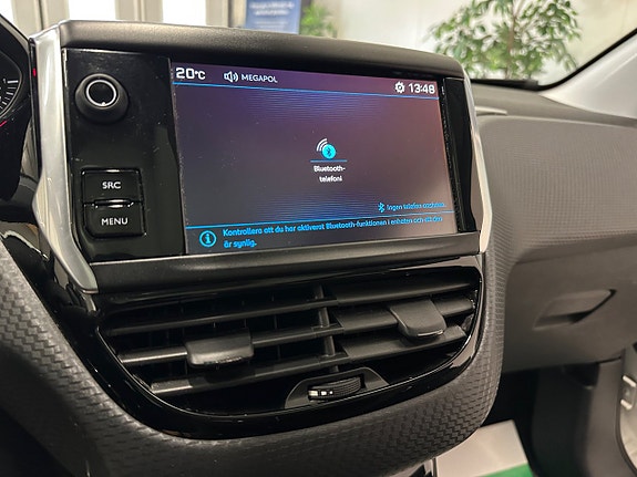 Peugeot 208 21 of 22