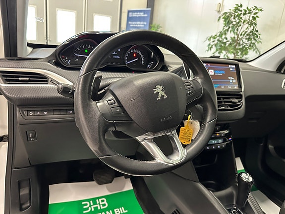 Peugeot 208 16 of 22