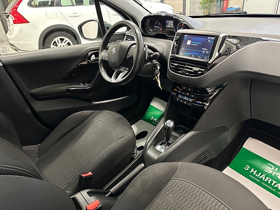 Peugeot 208 14 of 22