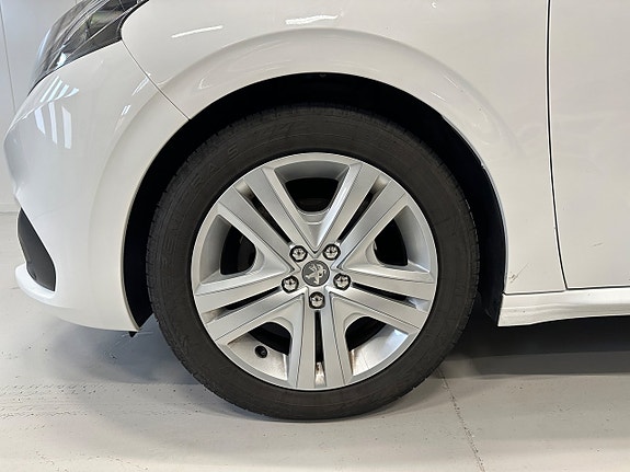 Peugeot 208 9 of 22