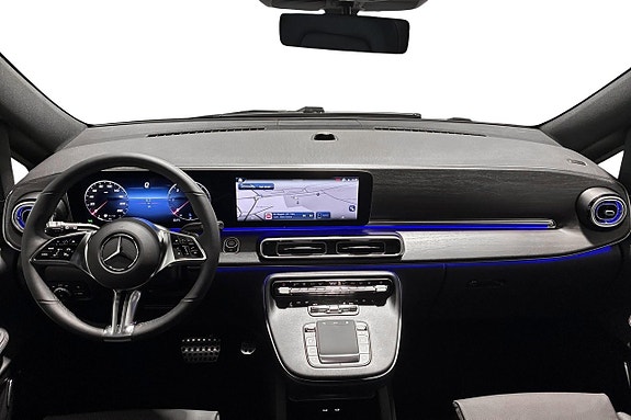 Mercedes-Benz V300 d 8 of 17