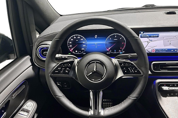 Mercedes-Benz V300 d 7 of 17