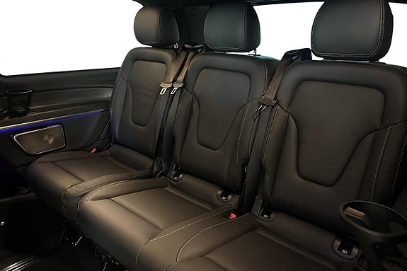 Mercedes-Benz V300 d 12 of 17