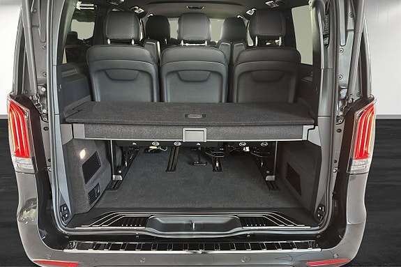 Mercedes-Benz V300 d 17 of 17