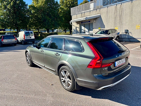 Volvo V90 Cross Country 3 of 10