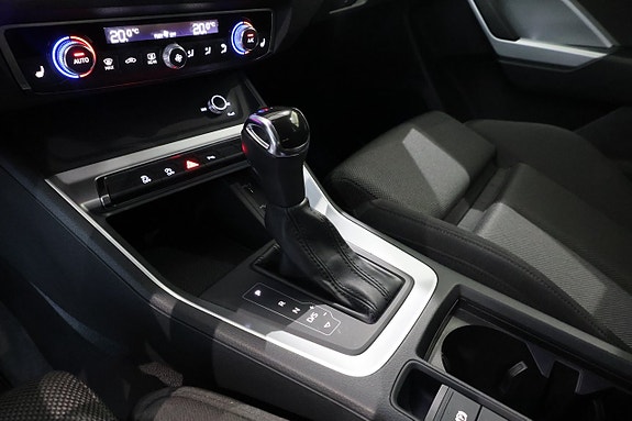 Audi Q3 16 of 24