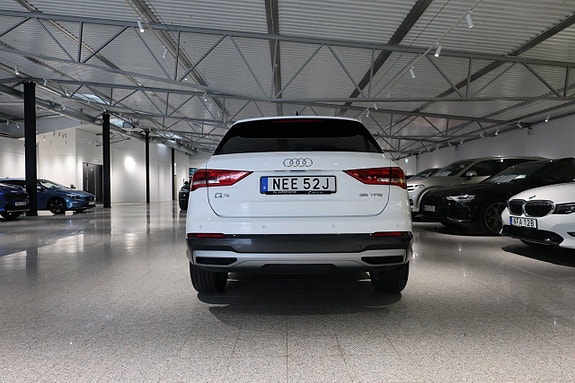 Audi Q3 10 of 24