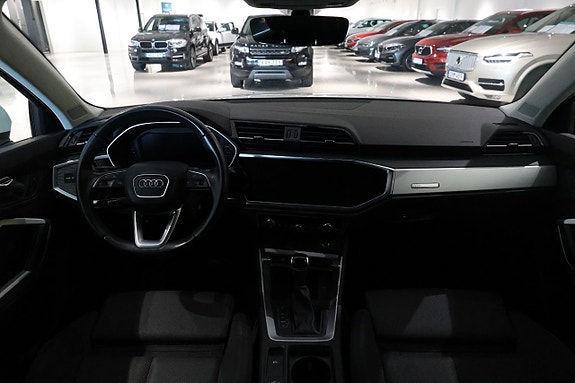 Audi Q3 13 of 24