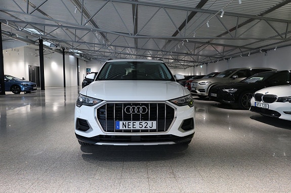 Audi Q3 4 of 24