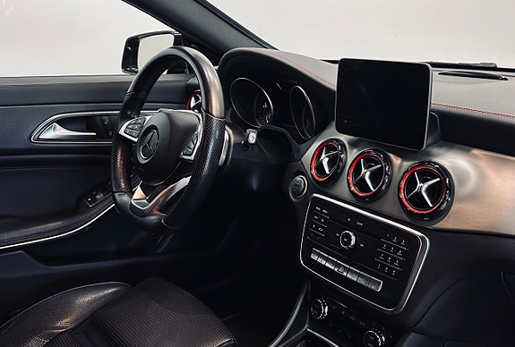 Mercedes-Benz CLA250 10 of 12