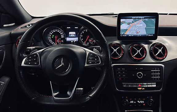 Mercedes-Benz CLA250 11 of 12
