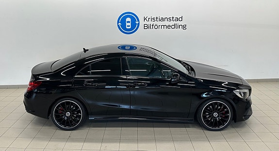 Mercedes-Benz CLA250 7 of 12