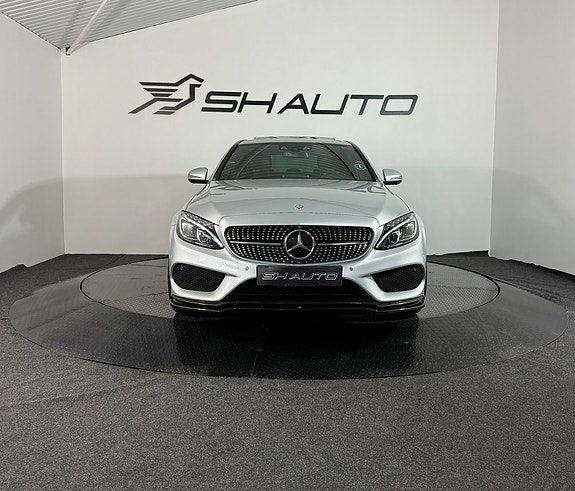 Mercedes-Benz C300 3 of 19
