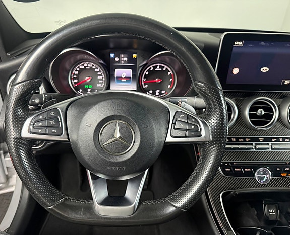 Mercedes-Benz C300 13 of 19