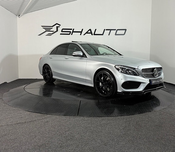 Mercedes-Benz C300 4 of 19