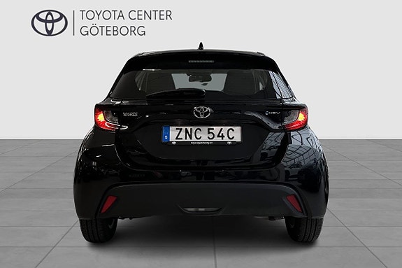 Toyota Yaris 6 of 12