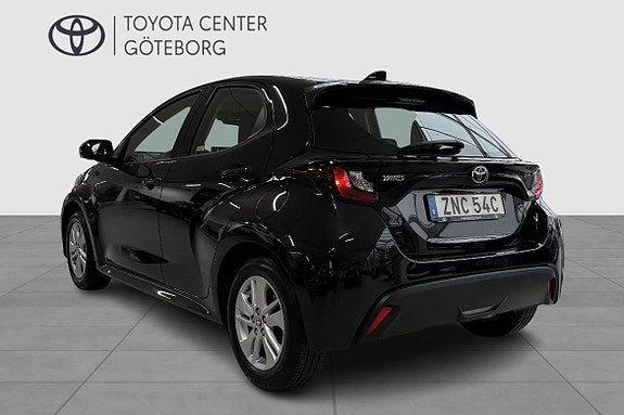 Toyota Yaris 3 of 12