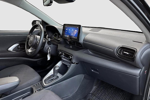 Toyota Yaris 8 of 12