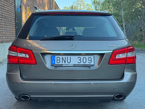 Mercedes-Benz E350 4 of 24