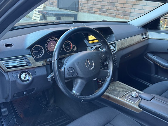 Mercedes-Benz E350 9 of 24