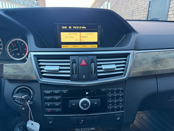 Mercedes-Benz E350 18 of 24