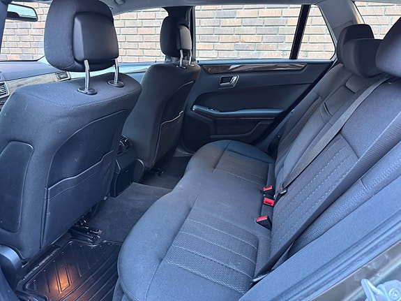 Mercedes-Benz E350 12 of 24