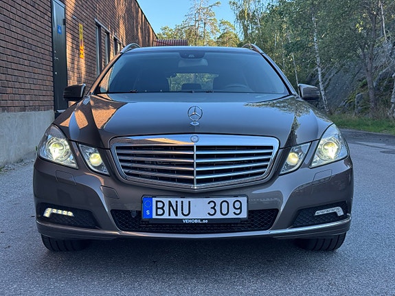 Mercedes-Benz E350 8 of 24