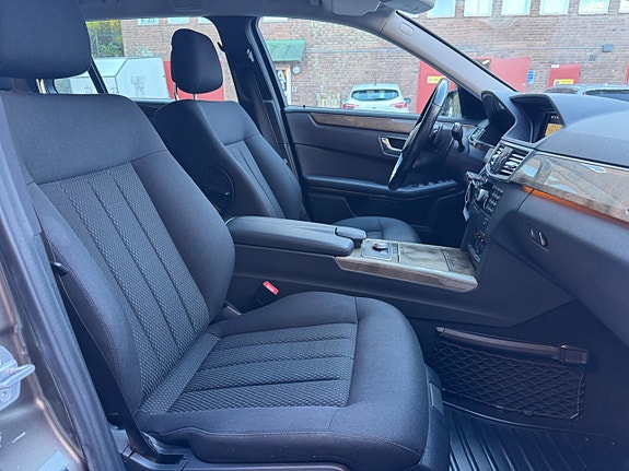 Mercedes-Benz E350 11 of 24