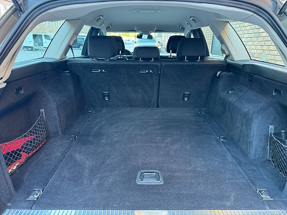 Mercedes-Benz E350 14 of 24