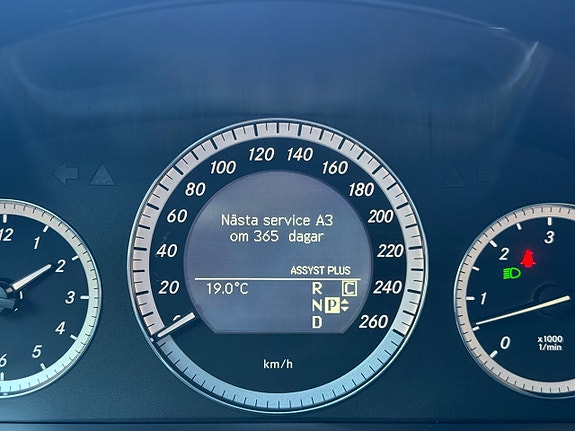 Mercedes-Benz E350 17 of 24