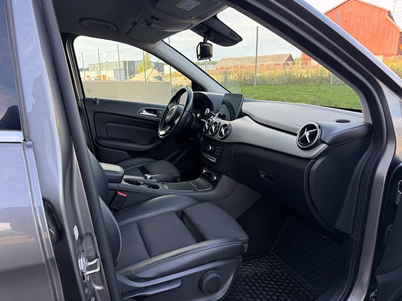 Mercedes-Benz B200 d 12 of 14