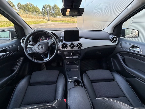 Mercedes-Benz B200 d 6 of 14
