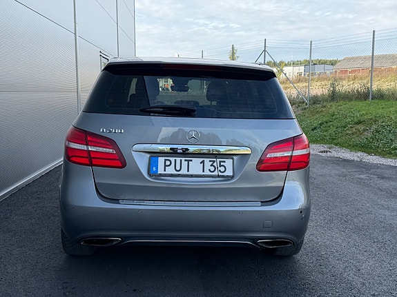 Mercedes-Benz B200 d 11 of 14