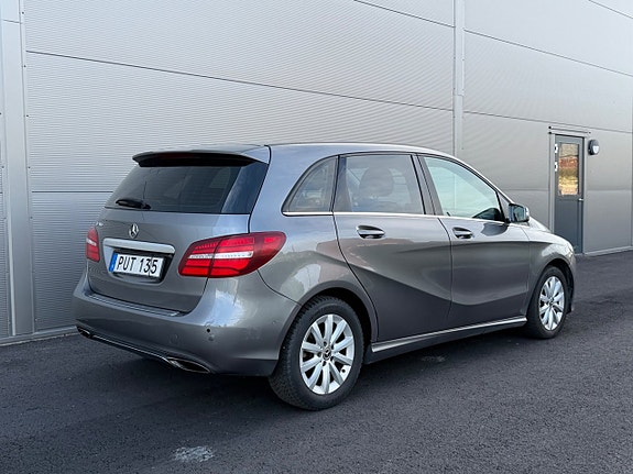 Mercedes-Benz B200 d 13 of 14