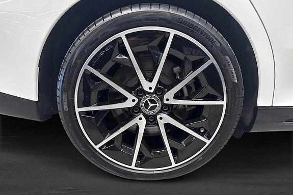 Mercedes-Benz CLA350 5 of 11