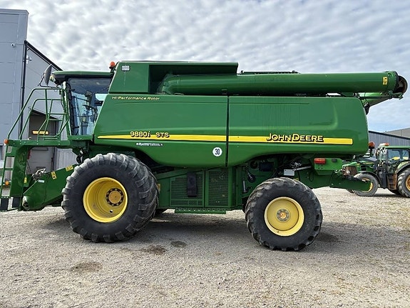 John Deere 9880 i STS 2 of 6