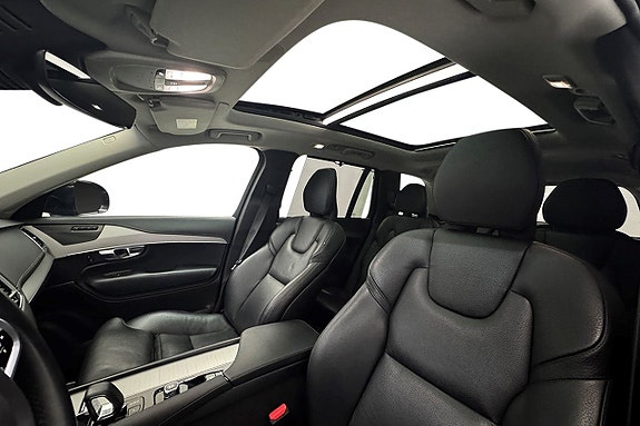 Volvo XC90 14 of 30