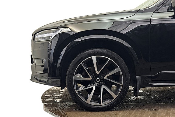 Volvo XC90 11 of 30