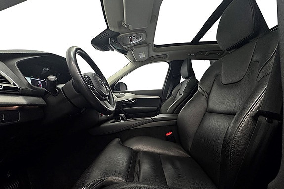 Volvo XC90 12 of 30
