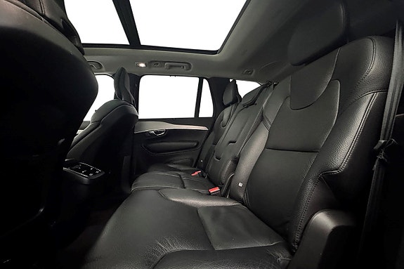 Volvo XC90 17 of 30