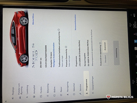 Tesla Model S 17 of 18