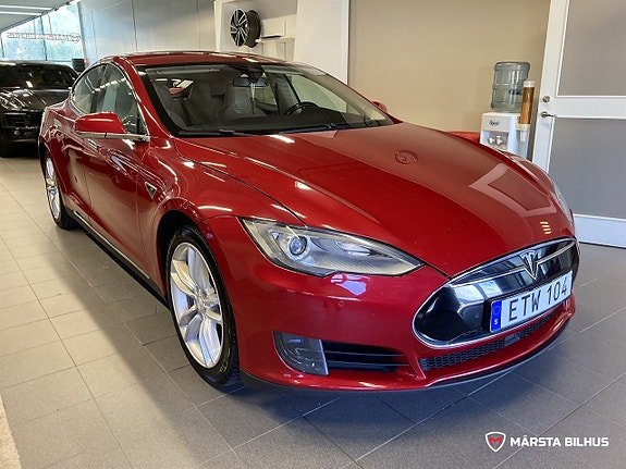 Tesla Model S 2 of 18