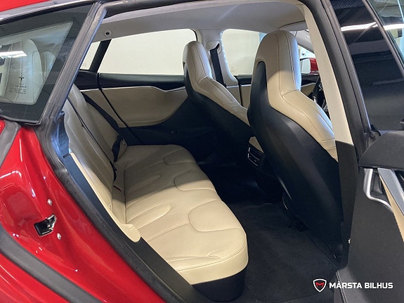 Tesla Model S 11 of 18