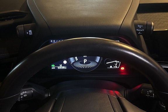 Lexus UX250h 20 of 24