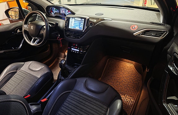 Peugeot 208 16 of 21