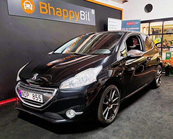 Peugeot 208 3 of 21