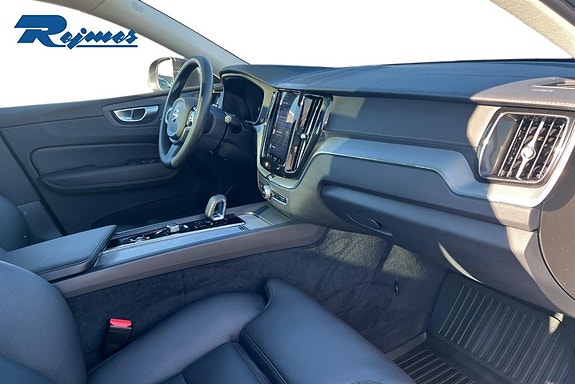 Volvo XC60 13 of 22