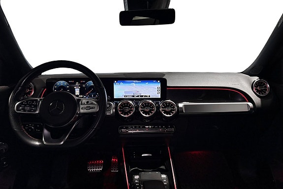 Mercedes-Benz GLB200 d 8 of 11