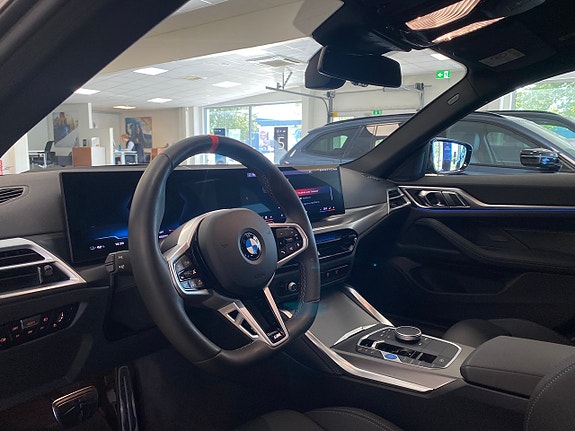 BMW i4 5 of 11