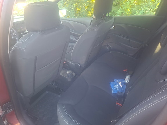 Renault Clio 17 of 20
